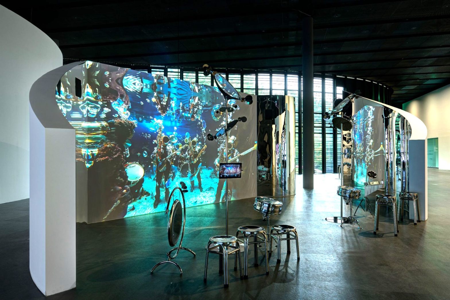 Virtual band members and climate landscape from Inhwa Yeom’s Solarsonic Band, an XR and AI performance created in 2024–25